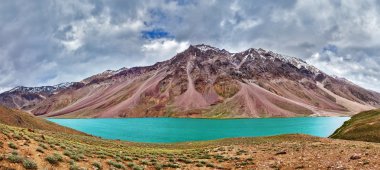 Himalayalar gölde Chandra Tal