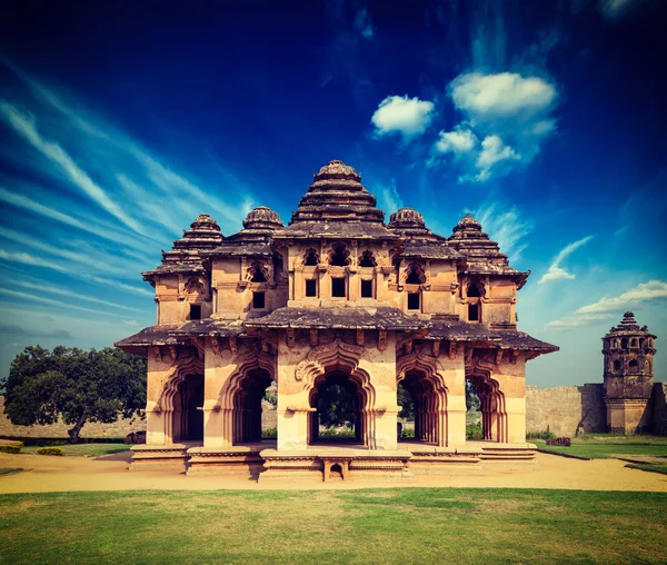 Ruinas del palacio Lotus Mahal en Hampi — Foto de Stock
