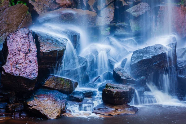 Cachoeira tropical — Fotografia de Stock