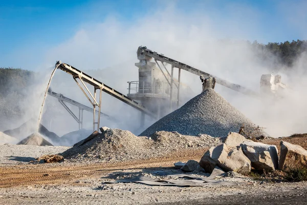 Trituradora industrial - trituradora de piedra —  Fotos de Stock