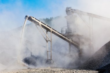 Endüstriyel kırıcı - taş kırma makinesi