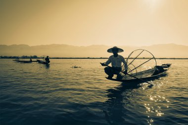 Birman balıkçı Inle Gölü, myanmar