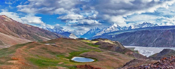 Himalayan landscape — Stock Photo, Image