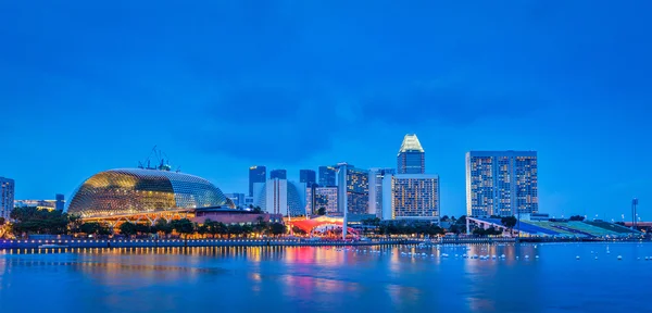 Σινγκαπούρη ορίζοντα πανόραμα στο Marina Bay — Φωτογραφία Αρχείου
