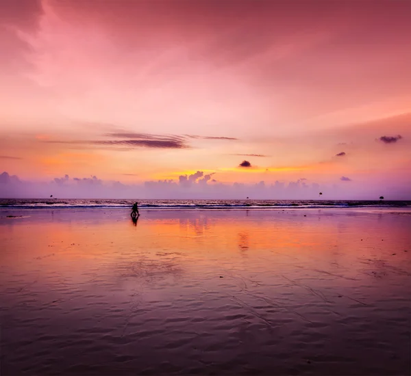 Romantische zonsondergang, goa, india — Stockfoto