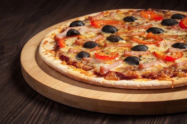 Schinkenpizza — Stockfoto