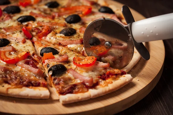 Schinkenpizza — Stockfoto