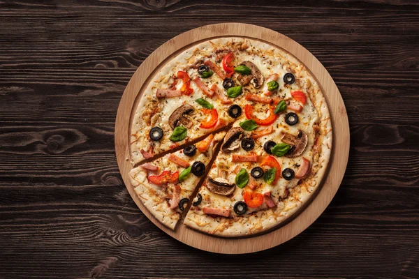 Schinkenpizza — Stockfoto