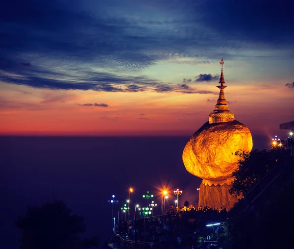 Golden Rock - Kyaiktiyo Pagoda, Myanmar — Stock Photo, Image