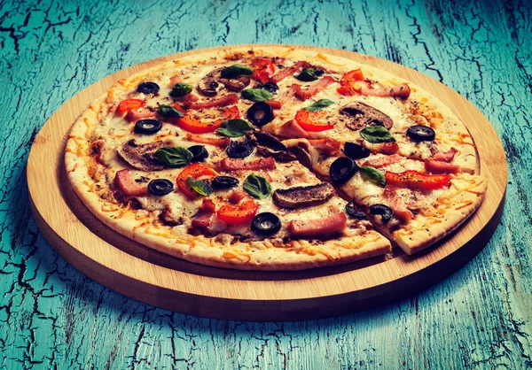 Schinkenpizza — Stockfoto