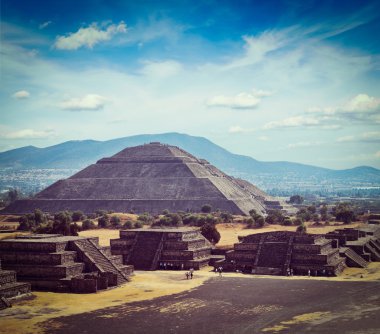 teotihuacan piramitleri