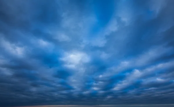 Dramatické bouřlivá obloha — Stock fotografie