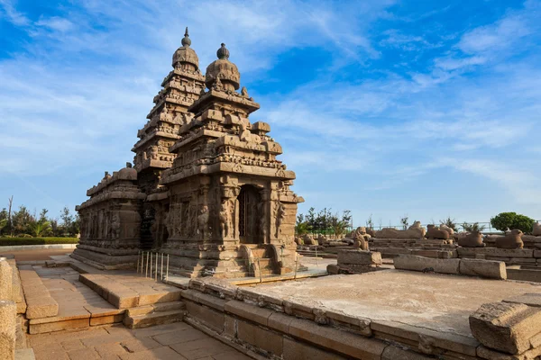 Pobřeží chrám - světového dědictví UNESCO v mahabalipuram, tamilština nad — Stock fotografie