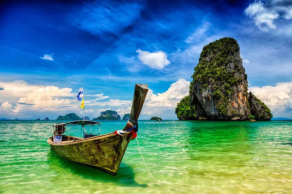 Long tail boat on beach, Thailand — Stock Photo, Image