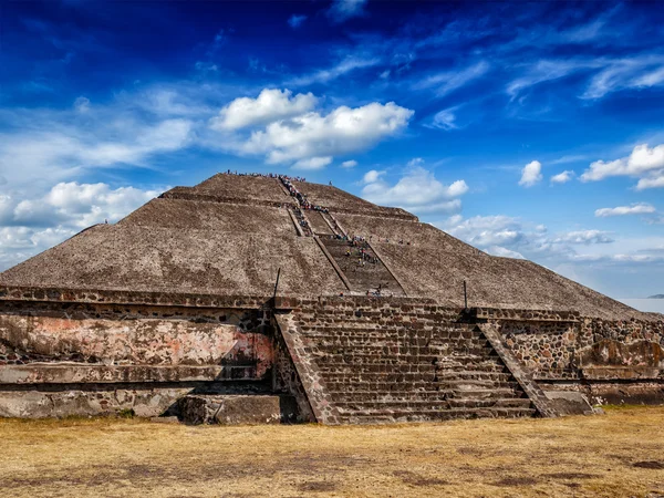 太阳金字塔。特奥蒂瓦坎墨西哥 — 图库照片