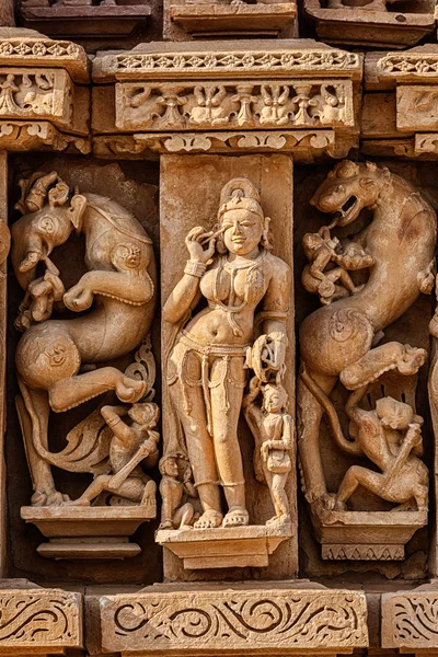 Esculturas no Templo de Adinath Jain, Khajuraho — Fotografia de Stock