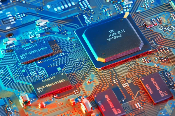 Elektronik devre kartı kapanıyor.