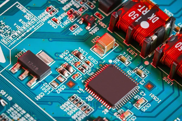 Elektronik devre kartı kapanıyor.