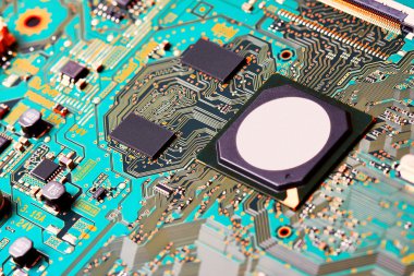 Elektronik devre kartı kapanıyor.