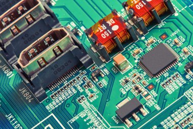 Elektronik devre kartı kapanıyor.