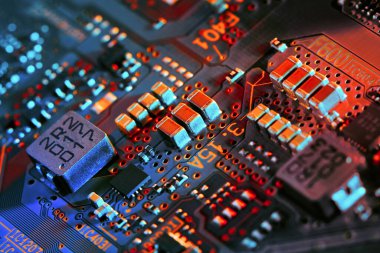 Elektronik devre kartı kapanıyor.