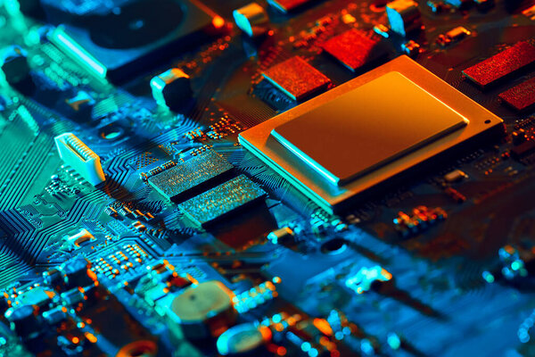 Электронная плата вблизи.