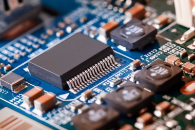 Elektronik devre kartı kapanıyor.
