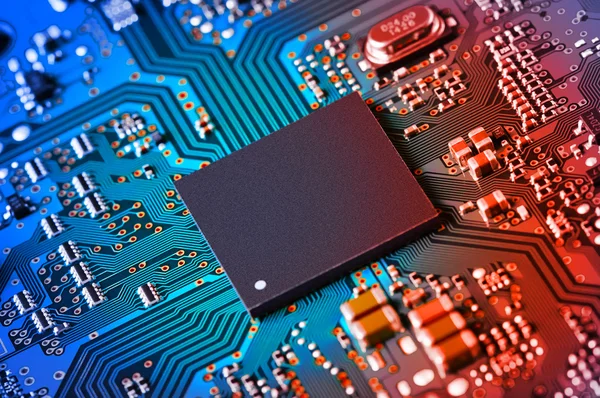 Elektronik devre kartı kapanıyor.