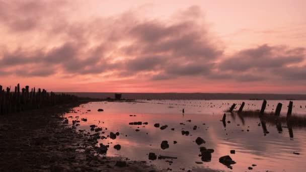 Pôr do sol no lago — Vídeo de Stock