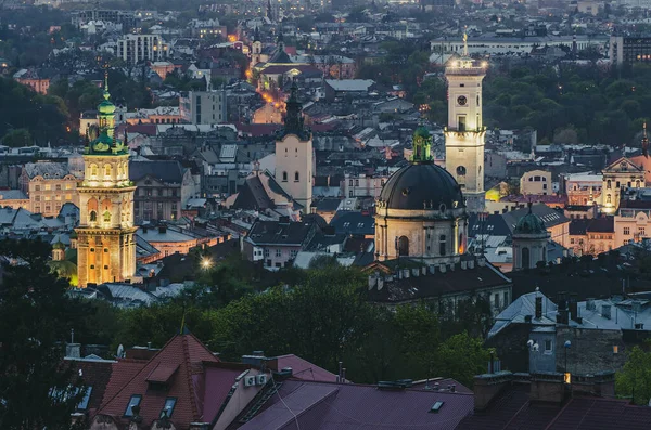 Noche vista de Lviv — Foto de Stock