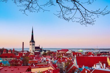 Tallinn 'de günbatımı