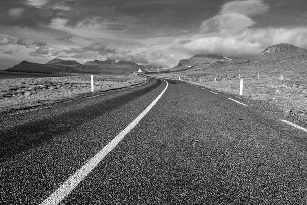 Iceland empty road — Stock Photo, Image