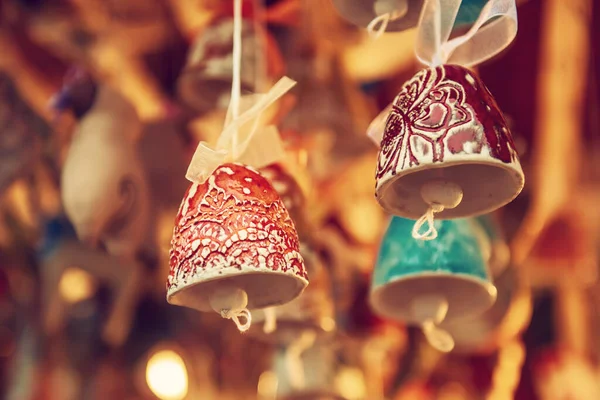 Souvenirglocken auf dem Markt — Stockfoto