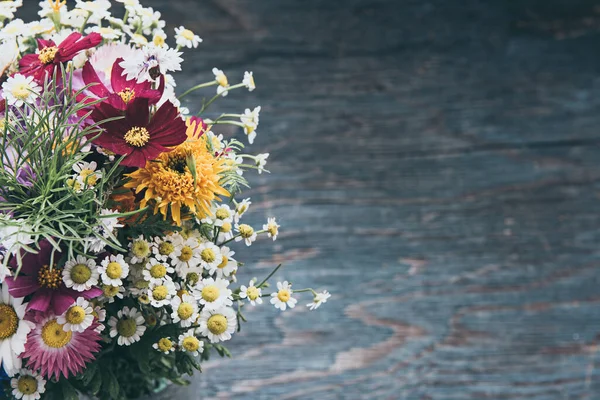 Yaz çiçekleri tasarımı