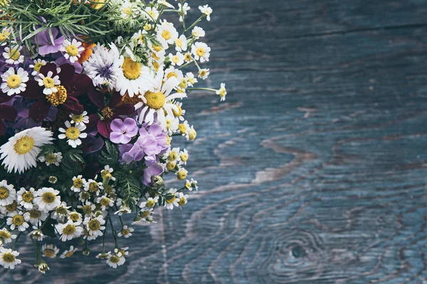 Yaz çiçekleri tasarımı