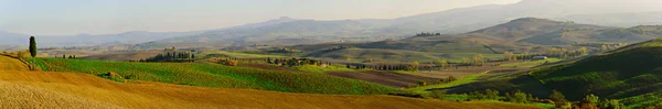 Campos ondulados em Toscana — Fotografia de Stock