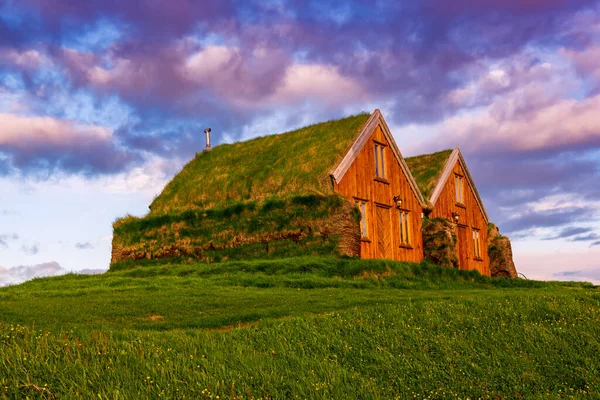 Ισλανδική σπίτια χλοοτάπητα — Φωτογραφία Αρχείου