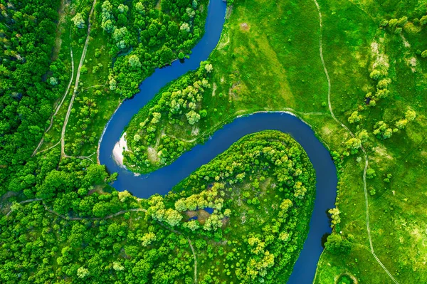 Rio nos prados — Fotografia de Stock