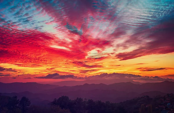 Incredibile paesaggio montano — Foto Stock