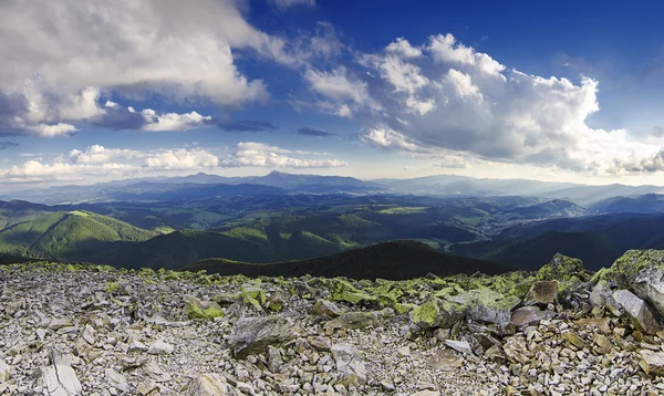 Karpatische landschap bergpanorama — Stockfoto