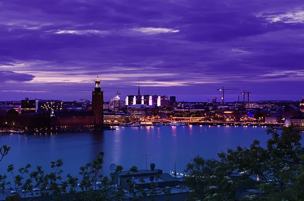 Uitzicht op de stad Stockholm na zonsondergang — Stockfoto