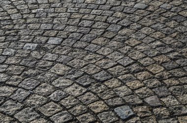 Nemli Arnavut kaldırımı taşı