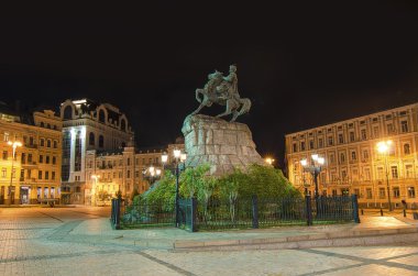 Bohdan Khmelnytsky'e heykeli
