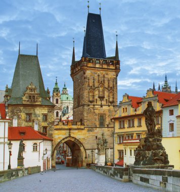 Prag 'daki Charles Köprüsü