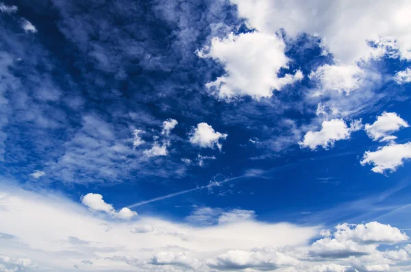 Cielo y nubes — Foto de Stock