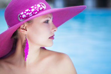 Genç Beyaz düşünceli Bayan