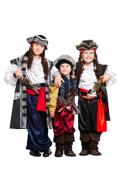 Tres chicos vestidos de piratas —  Fotos de Stock