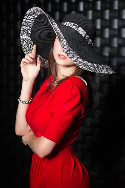 Portrait of young woman — Stock Photo, Image