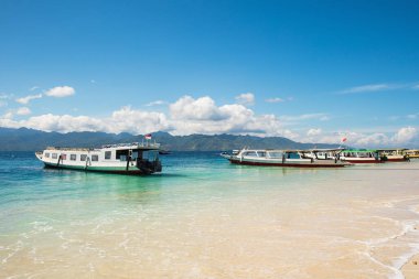 Teknelerin ve Lombok adasının manzarası harika. Gili Trawangan Adası, Endonezya