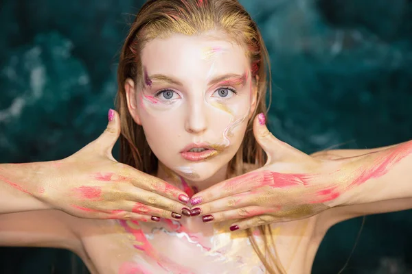 Giovane Bella Donna Con Trucco Creativo Body Painting — Foto Stock